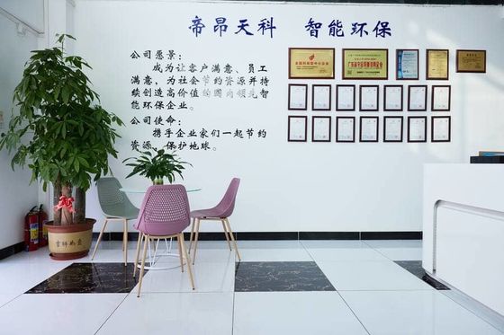 効率的なCNC冷却液オイル分離器 大型切断液と油除去粉末